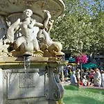 Le Voltaire